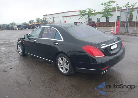 2017 Mercedes-Benz S 550 z USA, uszkodzony, nr VIN WDDUG8CB9HA308479